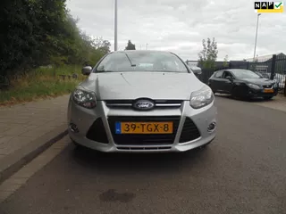 Ford Focus Wagon 1.6 EcoBoost Lease Titanium met airco navi trekhaak top auto