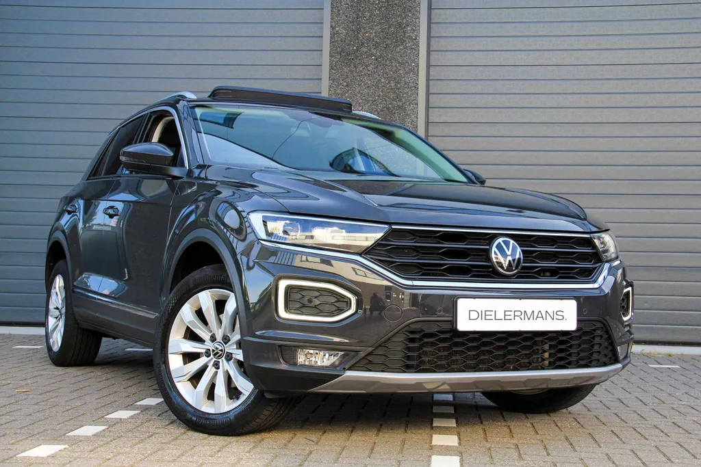 Volkswagen T-Roc 1.5 TSI Sport | Panoramadak | Digitaal Display | Leder | Vol in de opties | NL auto | NAP auto | Schadevrije auto | Dealeronderhouden auto