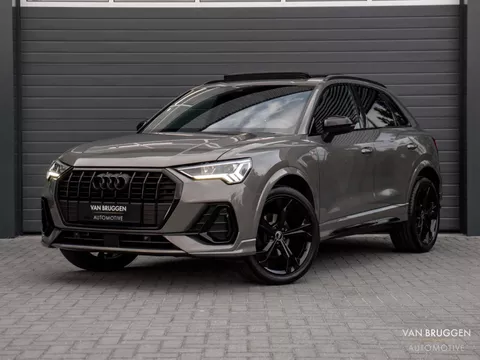 Audi Q3 35 TFSI S-Line Pano Camera Keyless CarPlay 20" Chronos