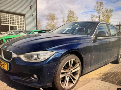 BMW 3-serie Touring 320i xDrive | MOTOR PROBLEEM | EXPORT | HANDEL |