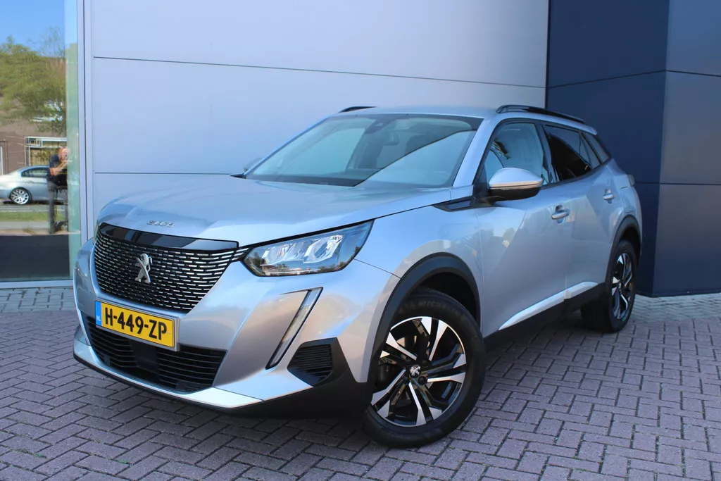 Peugeot 2008 1.2 PureTech 130pk Allure Airco Navi Camera Carplay Dealer onderhouden
