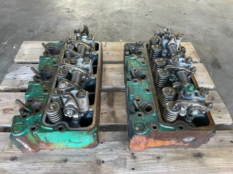 Volvo 1001934 / 8119587 / 3978063 CILINDERKOP SET D6B