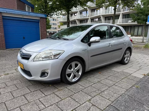 Toyota Auris 1.8 Full Hybrid Dynamic Business Climate Cruise