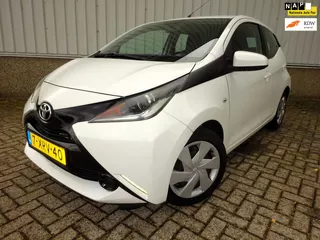 Toyota Aygo 1.0 VVT-i x-play | AIRCO | CAMARA | LAGE KM
