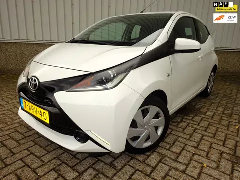Toyota Aygo 1.0 VVT-i x-play | AIRCO | CAMARA | LAGE KM