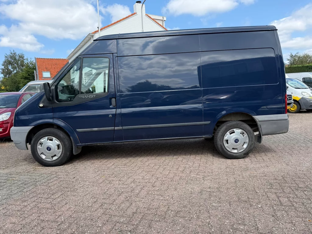 Ford Transit HINTEN,ANTRIEB,1e,EIG.AIRCO,12-2013