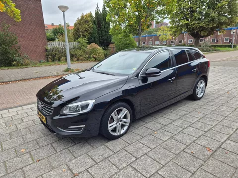 Volvo V60 2.4 D6 Twin Engine Hybrid 162kw R-Design+ EURO 6 Black Edition