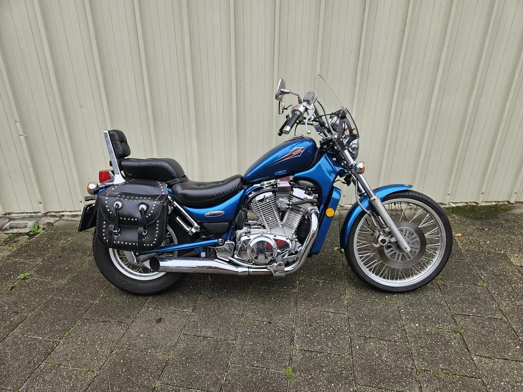 Suzuki Intruder VS600