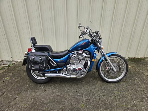 Suzuki Intruder VS600