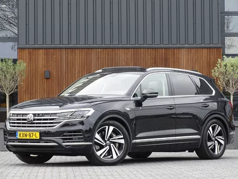 Volkswagen Touareg 3.0 TSI e-Hybrid 381PK / pano / matrix / 360&deg;