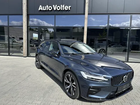Volvo V60 2.0 B4 Plus Dark Pano|HUD|360|ACC|leder