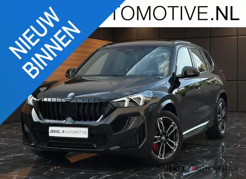 BMW X1 sDrive18i M-Sport Pro, Panoramadak, 19" LM velgen, Key less. Apple Carplay, enz