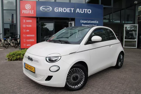 Fiat 500 C Icon 42 kWh Cabrio Automaat Bomvolle auto, oa met Airco Navi Camera Stoelverwarming Carplay