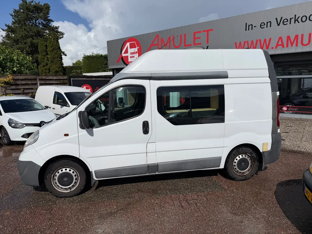 Opel VIVARO,KAMPEERBUS,2.5CDTi,AUT.146PK