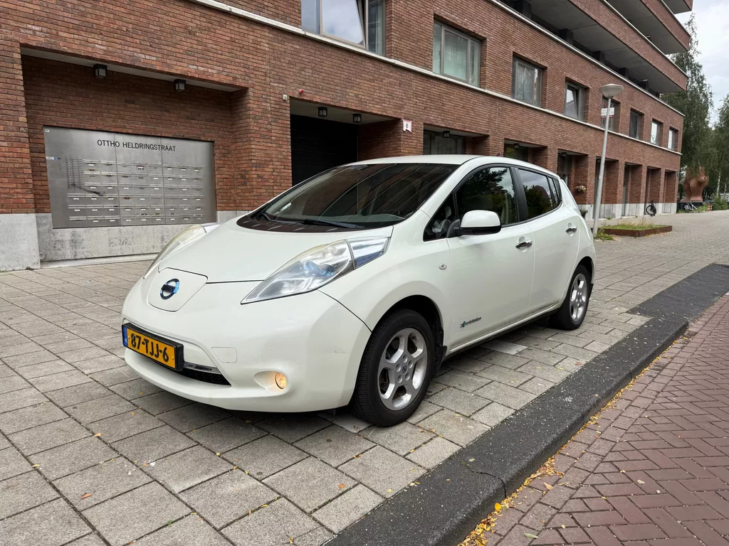 Nissan LEAF Base+ 24 kWh NAP White Metallic Leder Camera