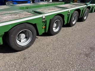 Nooteboom OSD 73-4 ,4 assige dieplader met hydraulische oprijrampen,giekgoot
