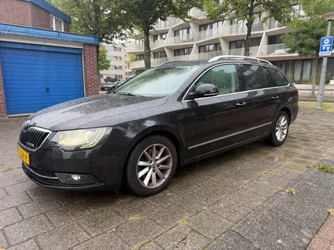 Skoda Superb Combi 1.6 TDI Champs Elysees