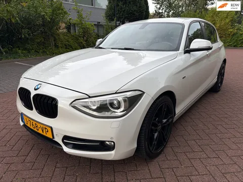 BMW 1-serie 118i High Executive / Automaat / Navi / Leder bekl. / LED