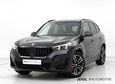 BMW X1 sDrive18i M-Sport Pro, Panoramadak, 19" LM velgen, Key less. Apple Carplay, enz