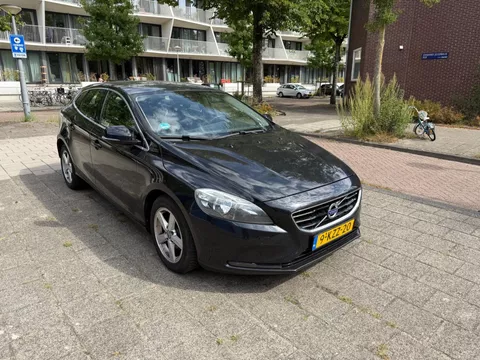Volvo V40 1.6 D2 Momentum NW APK Panorama Cruise Trekhaak