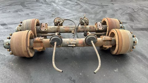 Diverse FREUHAUF TRAILER AXLE SET SINGLE TYRES 10 HOLES 22.5 INCH