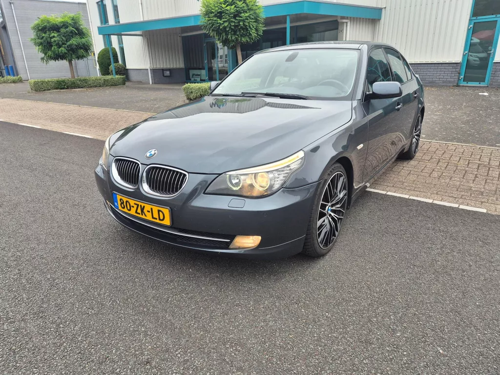 BMW 5-serie 523i 6 cil Business Line Leer Navi Automaat
