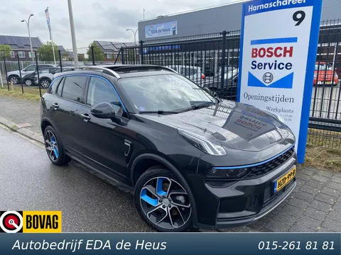 Lynk &amp; Co 01 1.5 PHEV 261pk met o.a. panoramadak, 360 graden camera, navigatie met CarPlay, stoelverwarming, etc.