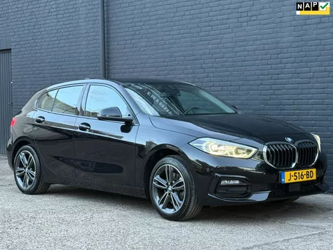 BMW 1-serie 118i Executive Edition | M SPORT | CARPLAY | LEER | MULTI STUUR | TREKHAAK