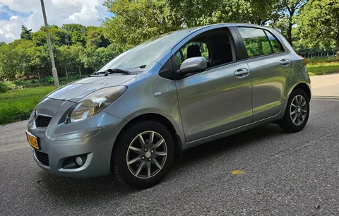 Toyota Yaris 1.3 VVTi 6 BAK Airco Rijdt perfect keurige auto