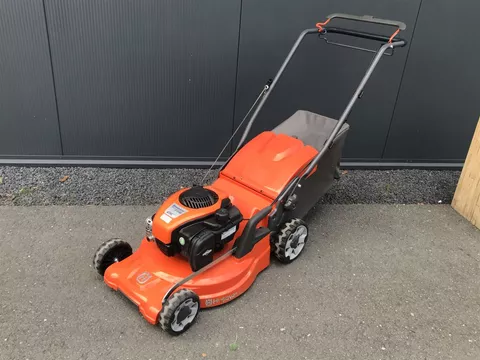 Husqvarna LC 247SP 2022