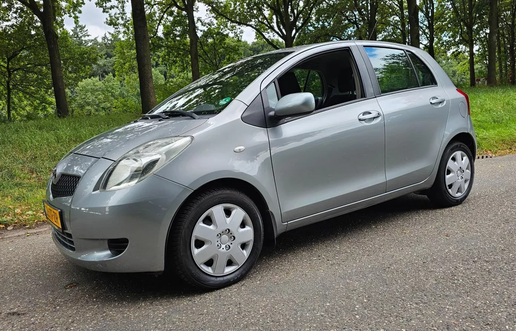 Toyota Yaris 1.3 VVTi Automaat ! Airco ! 18-09-2026 APK !