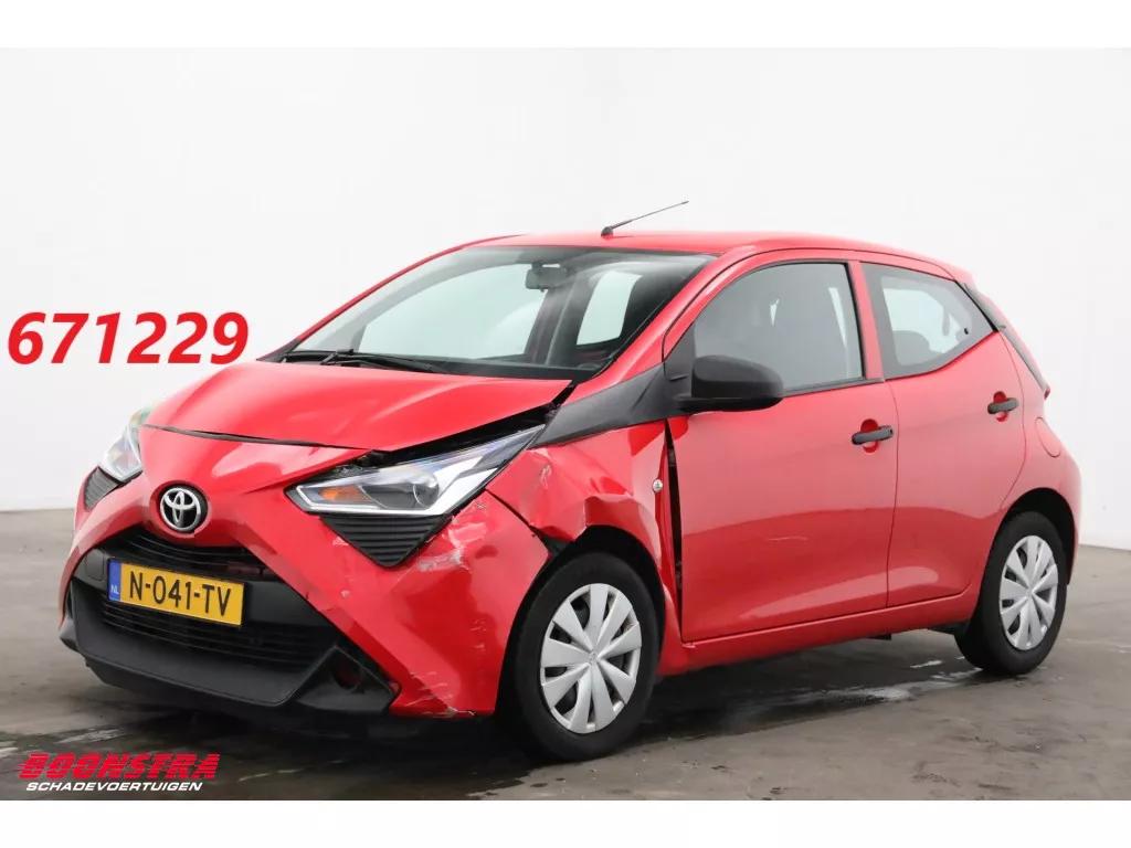 Toyota Aygo 1.0 VVT-i x-fun Airco Cruise 30.847 km!