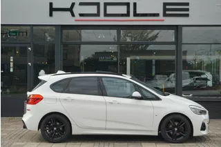 BMW 2-serie Active Tourer 220i Executive Edition | M Pakket | PANO | Trekhaak