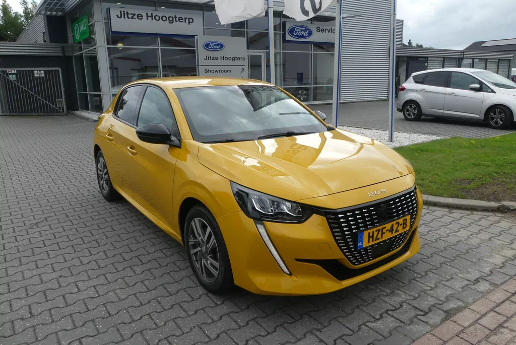 Peugeot 208 1.2 PureTech Allure Pack ADAPTIEVE CRUISE, CLIMA, NAVI, 360&deg; CAMERA, 21.587KM