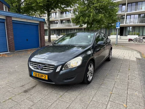 Volvo S60 1.6 T3 Kinetic Dealer Onderhouden NW APK