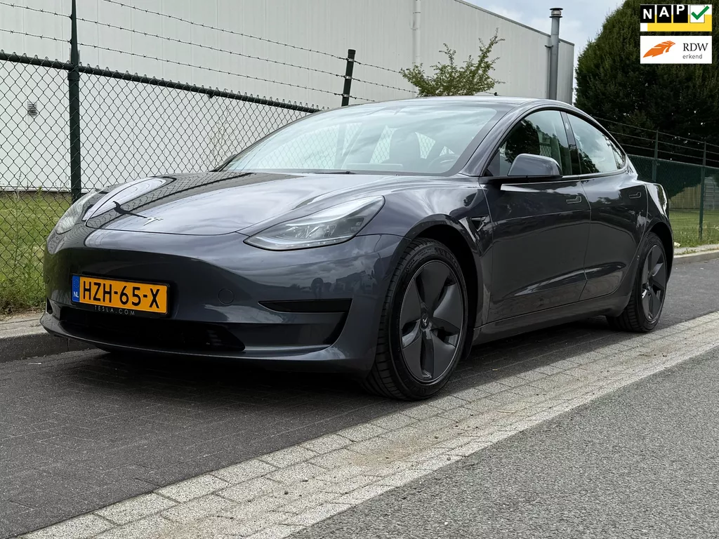 Tesla MODEL 3 Standard RWD Plus 60 kWh