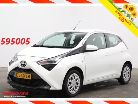 Toyota Aygo 1.0 VVT-i x-play Airco Cruise Camera 65.818 km!