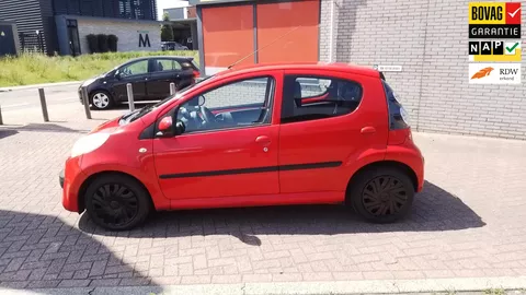Citroen C1 1.0-12V Ambiance AUTOMAAT. prijs is incl nieuwe apk, afleveringsbeurt en 3 maand garantie