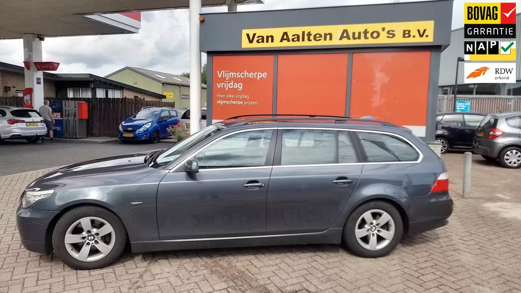BMW 5-serie Touring 523i prijs is incl nieuwe apk, afleverings beurt en garantie
