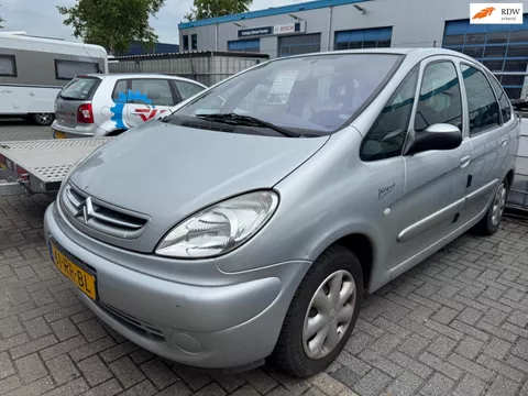 Citroen Xsara Picasso 1.8i-16V Différence 2,koude airco Citroen Xsara Picasso 1.8i-16V Différence 2,koude airco
