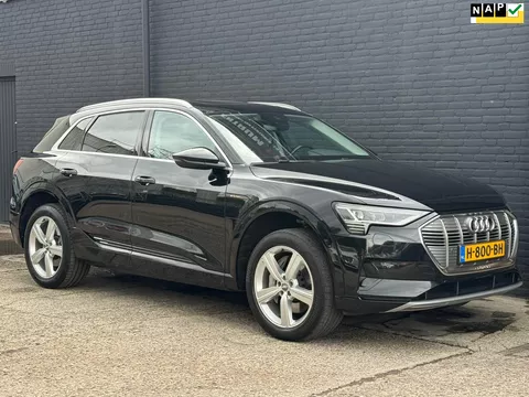 Audi E-tron E-tron 50 quattro Launch edition plus 71 kWh NAVI | PDC | CARPLAY | LEDER | STOELVERWARMING