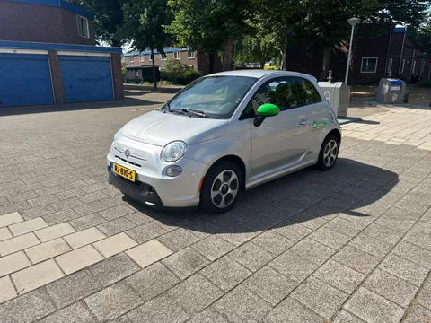 Fiat 500 E 24kwh Silver Metallic Black Leather NW APK