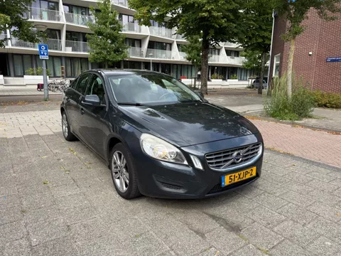 Volvo S60 1.6 T3 Kinetic Dealer Onderhouden NW APK