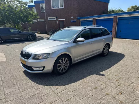 Skoda Octavia Combi 1.6 TDI Greenline Parkassist Cruise Climate