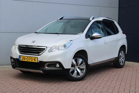 Peugeot 2008 1.2 PureTech Allure PANORAMADAK - TREKHAAK - NAVIGATIE