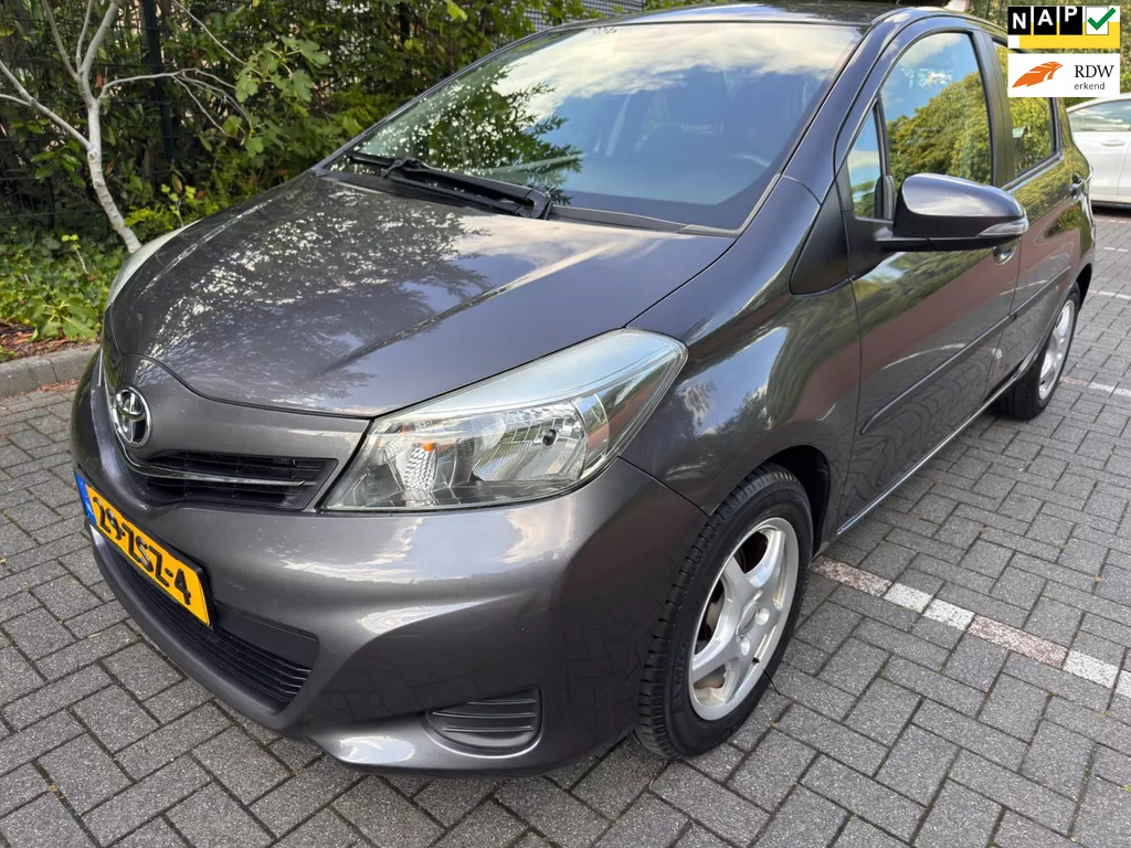 Toyota Yaris 1.0 VVT-i Aspiration / Airco / 5-drs / Navi / Camera