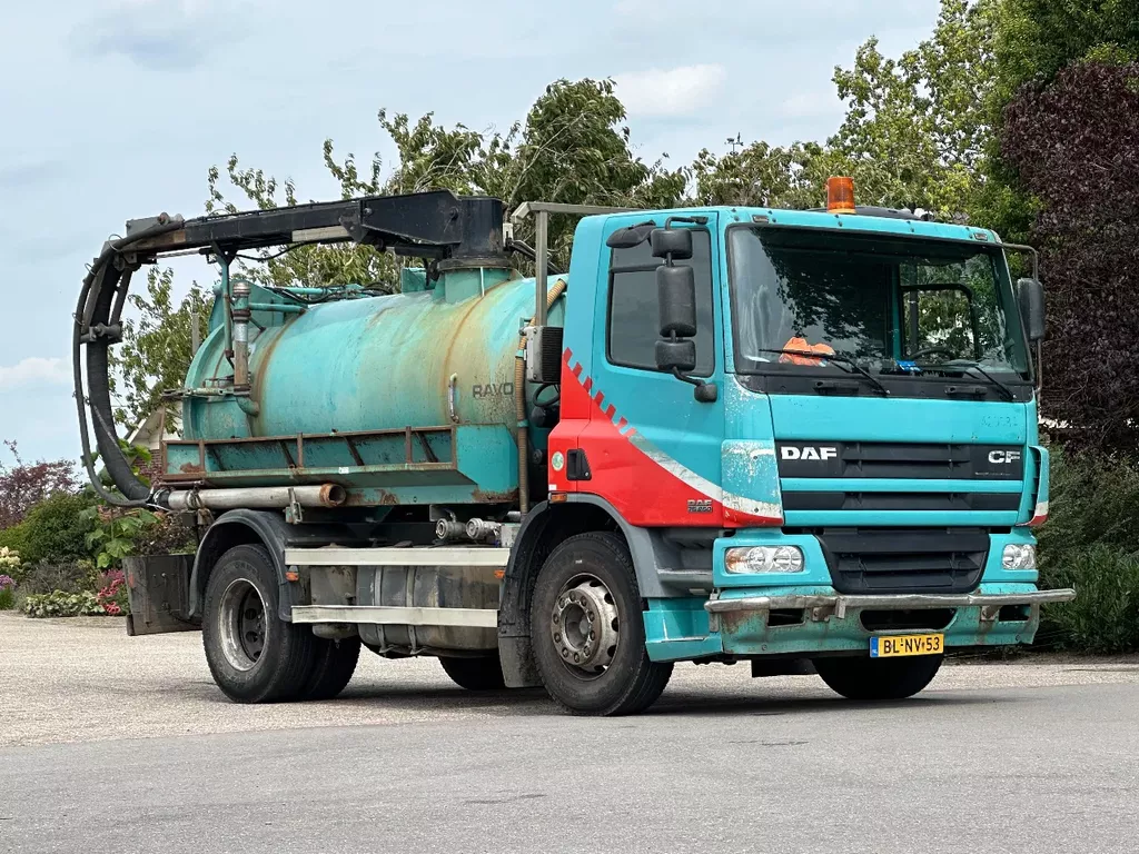 DAF CF 75.250 WITH RAVO KZ7082/150 VACUUM / CHANNEL CLEANER