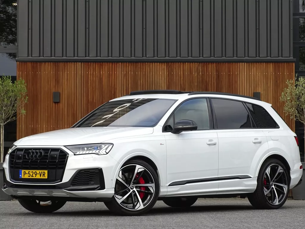 Audi Q7 60 TFSIe Competition 462PK / B&amp;O / Laser / Nachtzicht / Massage