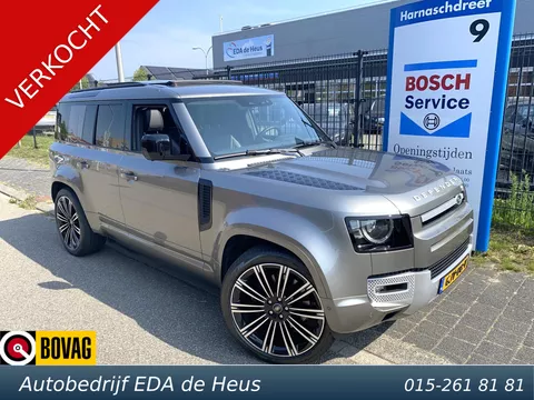 Land Rover Defender 110 2.0 P400e 110 met o.a. panodak, 23&quot;, leer, LED, trekh., etc.