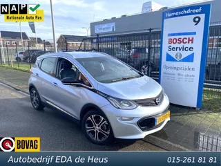 Opel Ampera-E Business Executive 60 kWh HV Accu nieuw eind '22! Zeer compleet met o.a. lederen bekleding, Bose soundsystem, stoel- &eacute;n achterbankverwarming, camera, nieuwe APK, etc.